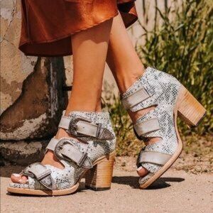 Freebird "Violet" Turquoise Snake Bootie Sandals Size 9